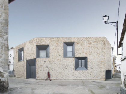 Peraleda House