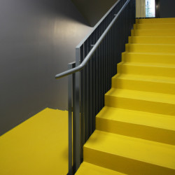 SCHOOL A.S. Treppe 2