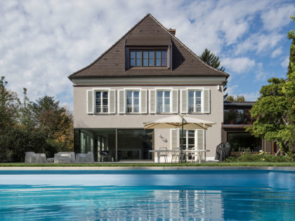 Villa R